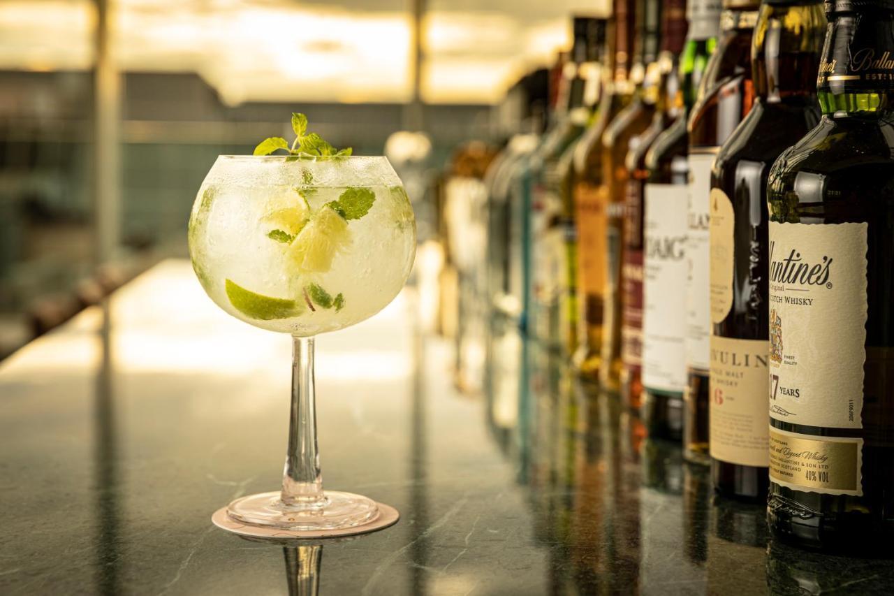 פוקואוקה Miyako Hotel Hakata מראה חיצוני תמונה A gin and tonic